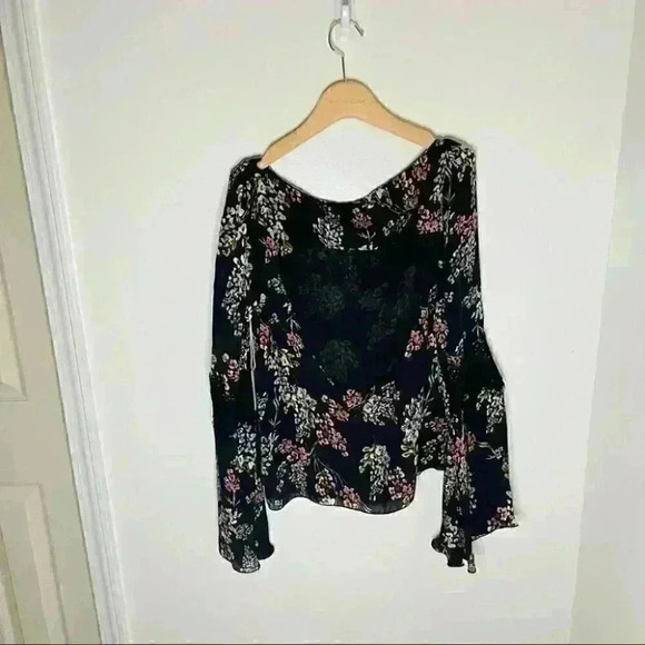 NWT Stone Cold Fox Bateau Neckline Floral Bell Sleeve Blouse Lace Bohemian - Picture 4 of 9